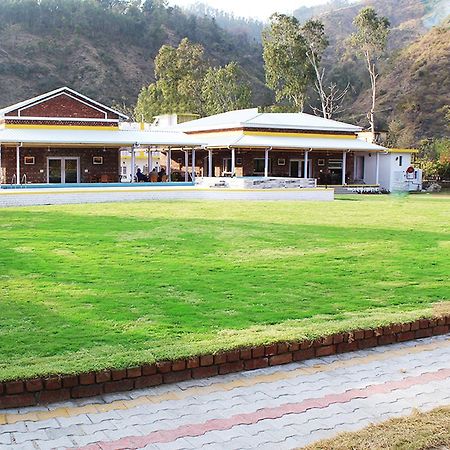 Four Banyans Spirit&Nature Resort Raipur  Bagian luar foto
