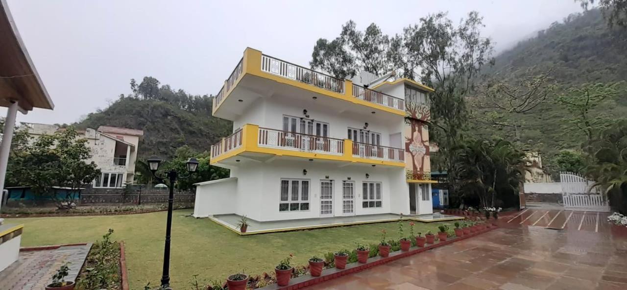Four Banyans Spirit&Nature Resort Raipur  Bagian luar foto
