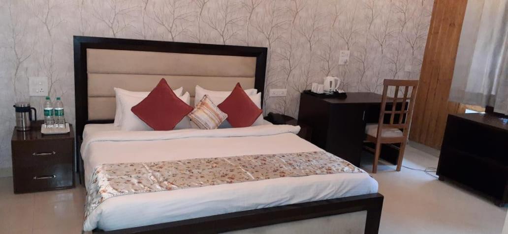 Four Banyans Spirit&Nature Resort Raipur  Bagian luar foto