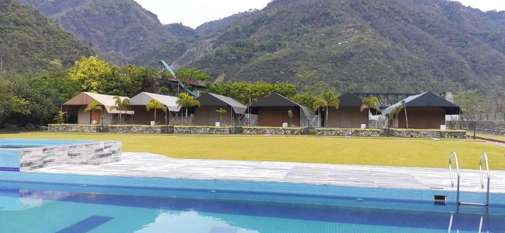 Four Banyans Spirit&Nature Resort Raipur  Bagian luar foto