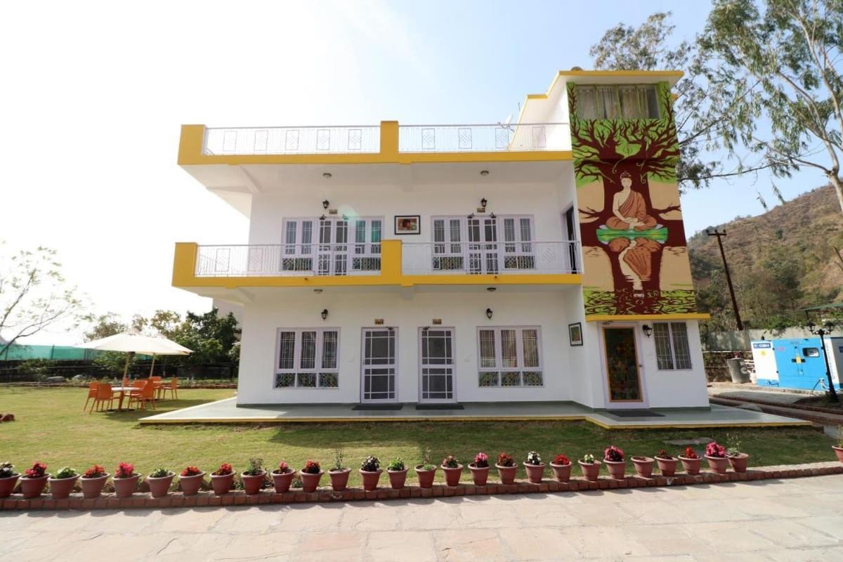 Four Banyans Spirit&Nature Resort Raipur  Bagian luar foto