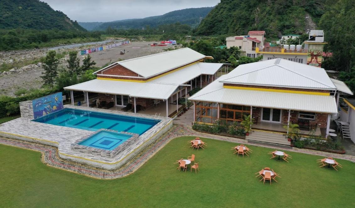 Four Banyans Spirit&Nature Resort Raipur  Bagian luar foto