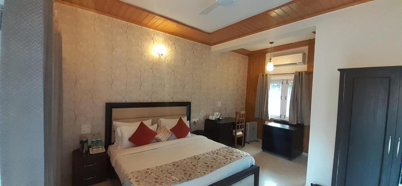 Four Banyans Spirit&Nature Resort Raipur  Bagian luar foto