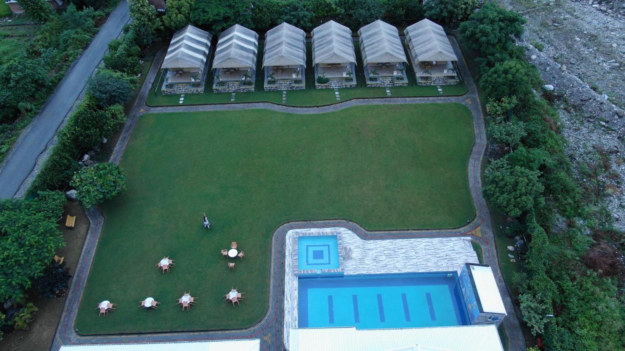 Four Banyans Spirit&Nature Resort Raipur  Bagian luar foto