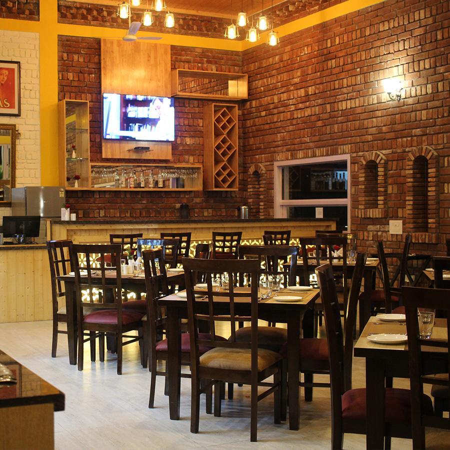 Four Banyans Spirit&Nature Resort Raipur  Bagian luar foto