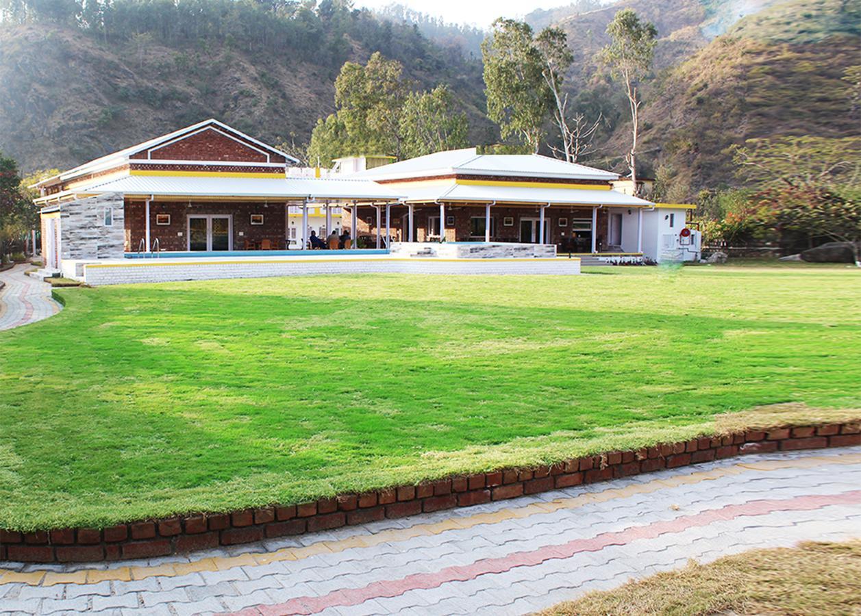 Four Banyans Spirit&Nature Resort Raipur  Bagian luar foto
