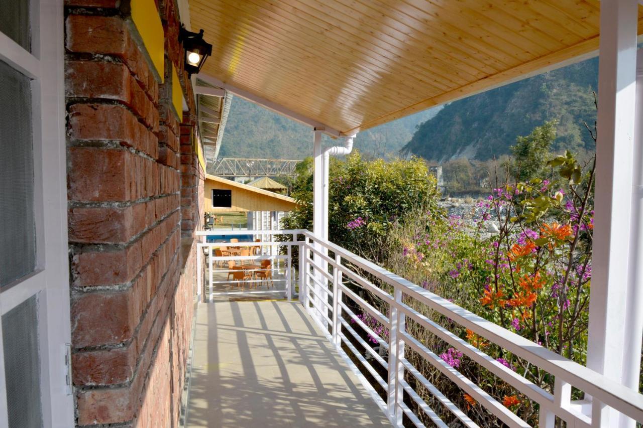Four Banyans Spirit&Nature Resort Raipur  Bagian luar foto