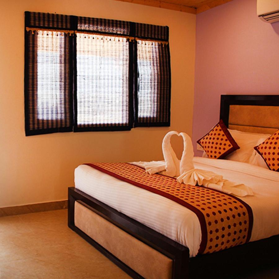 Four Banyans Spirit&Nature Resort Raipur  Bagian luar foto
